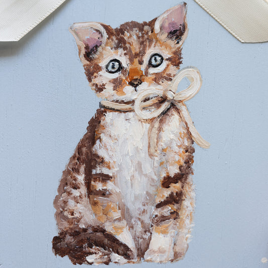 Scallop heirloom painting - Kitten with yellow bow