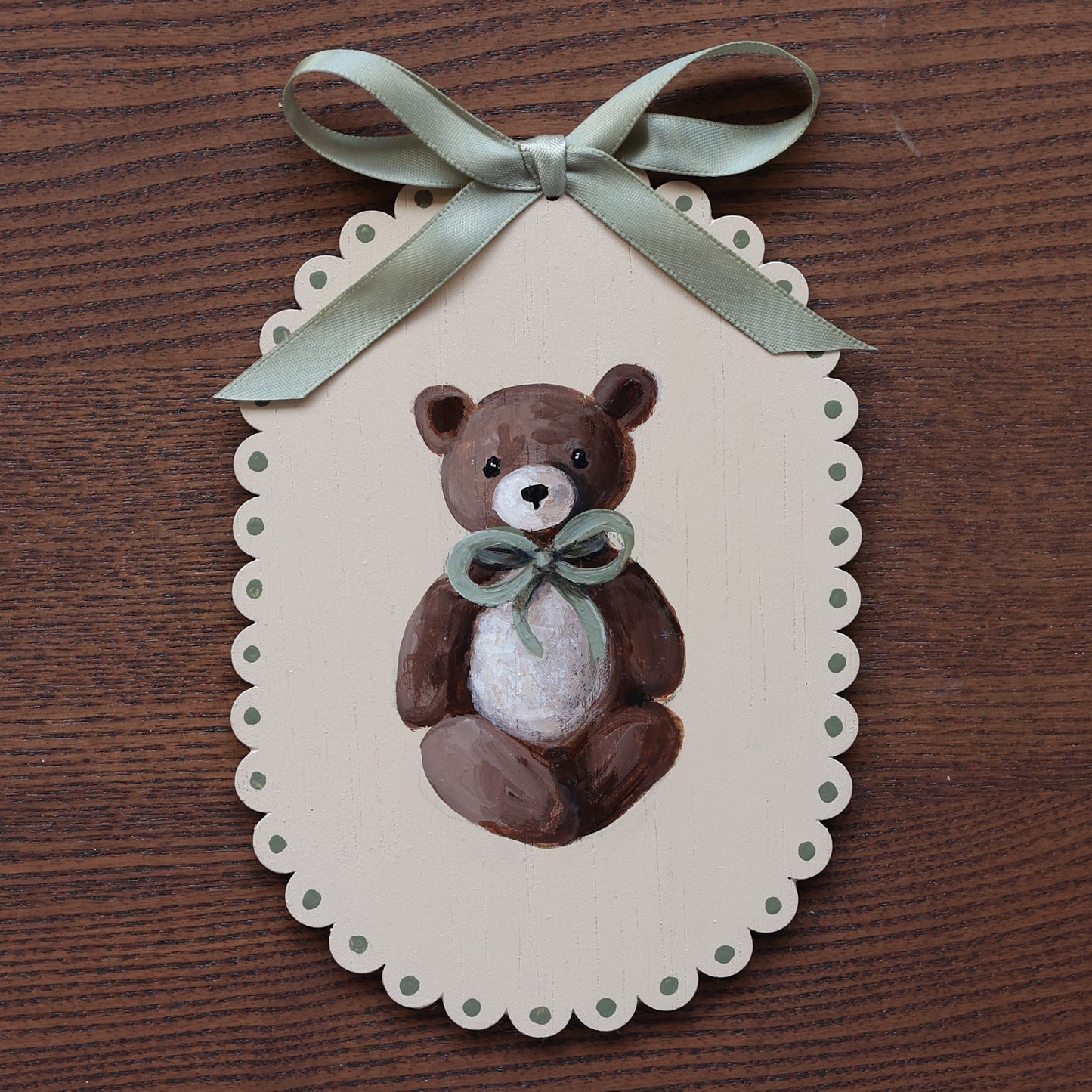 Scallop heirloom painting - Teddy with green bow
