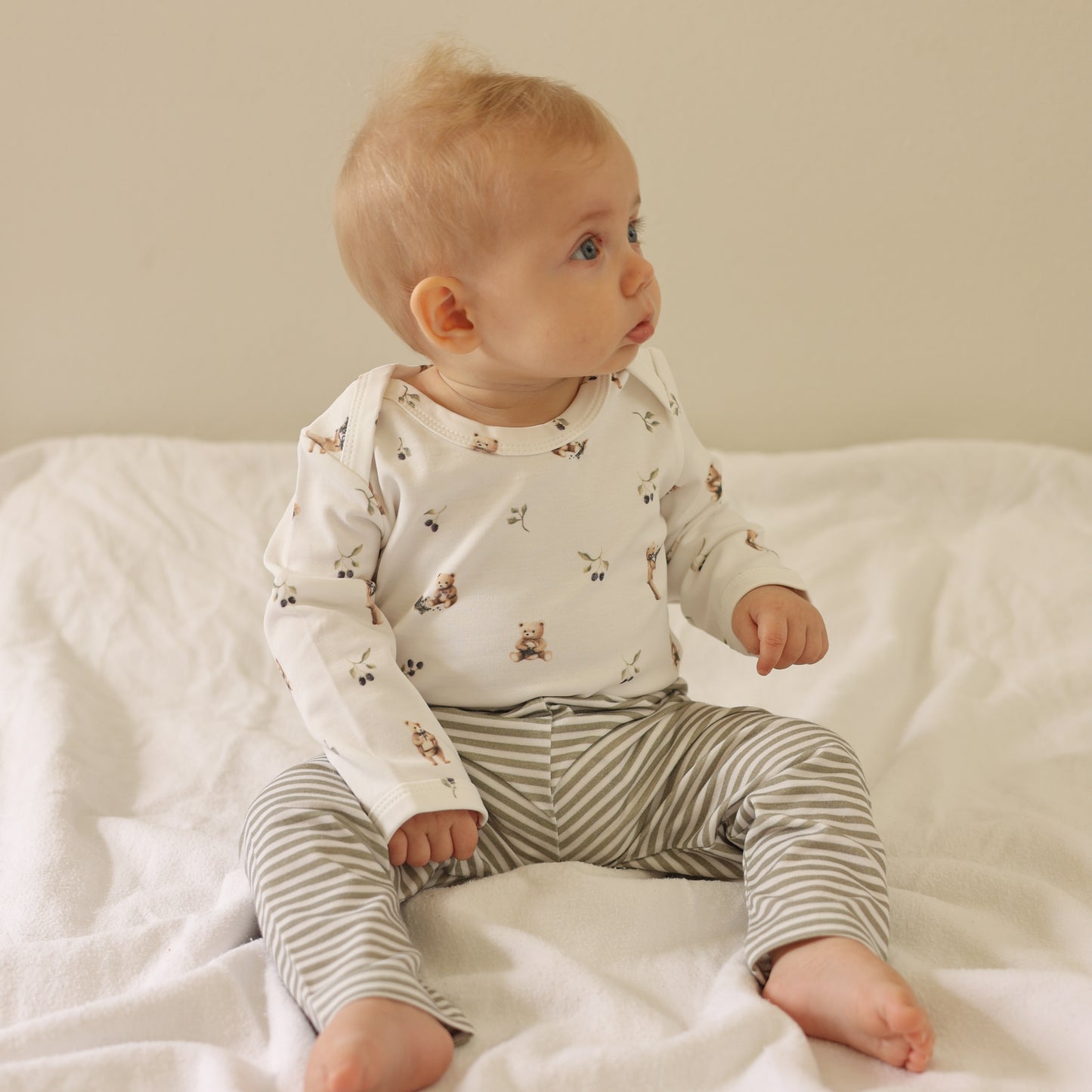 Long sleeve bodysuit - Bear with Berries