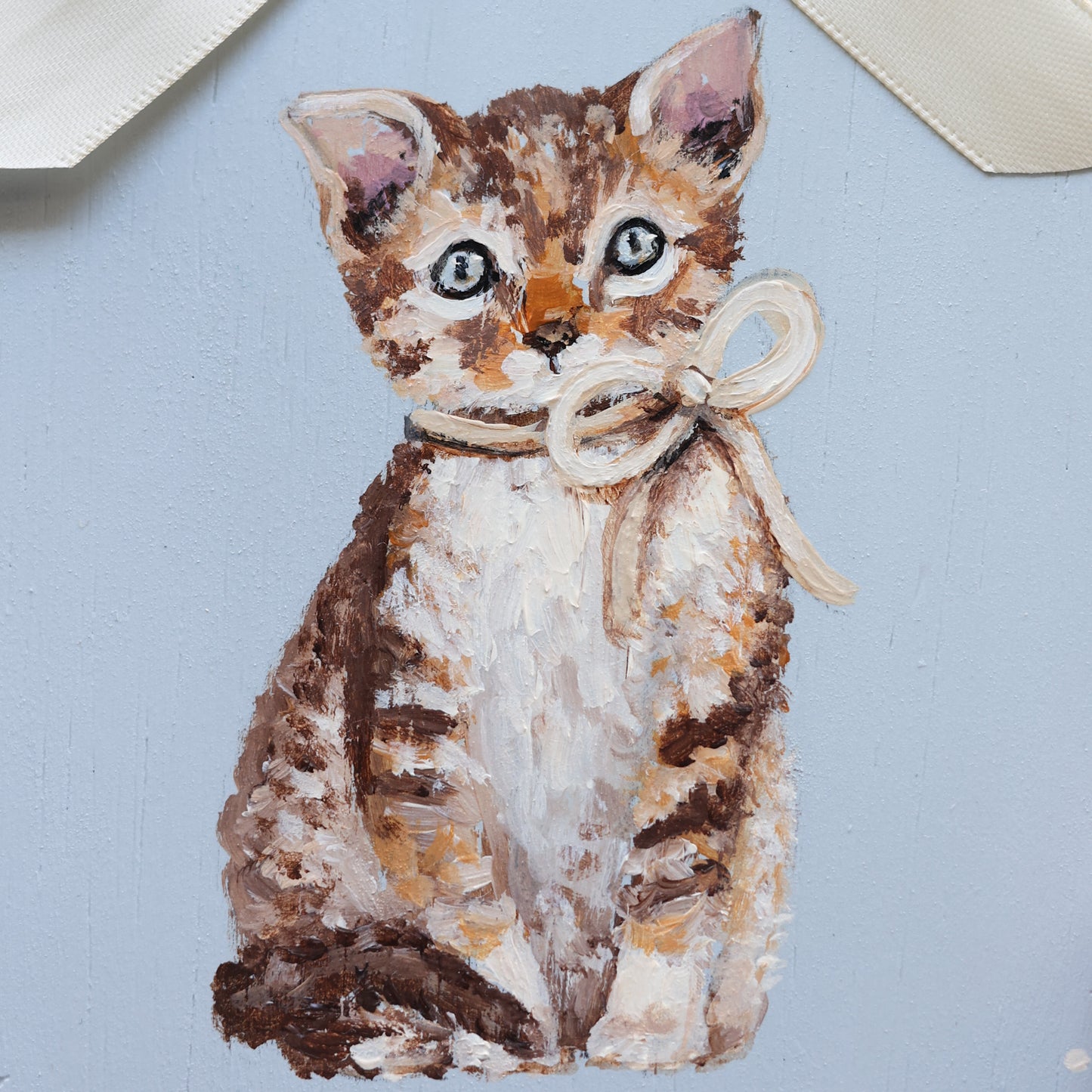 Scallop heirloom painting - Kitten with yellow bow