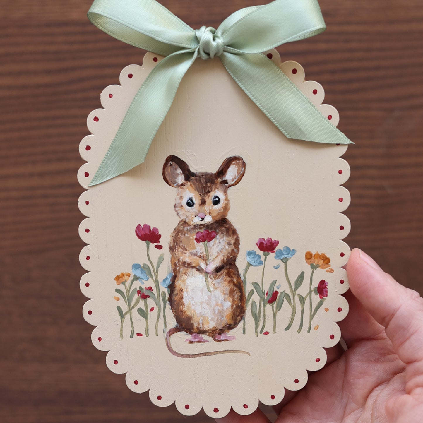 Scallop heirloom painting - Mouse with flowers