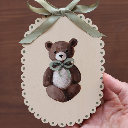 Scallop heirloom painting - Teddy with green bow