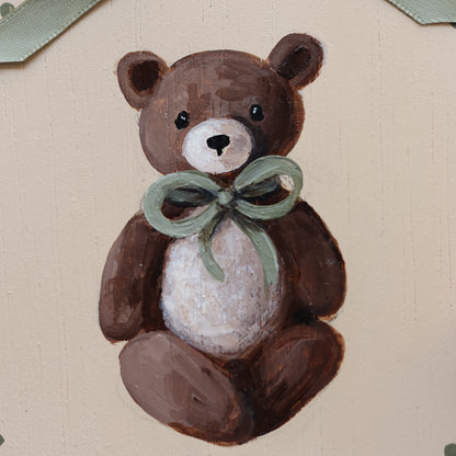 Scallop heirloom painting - Teddy with green bow