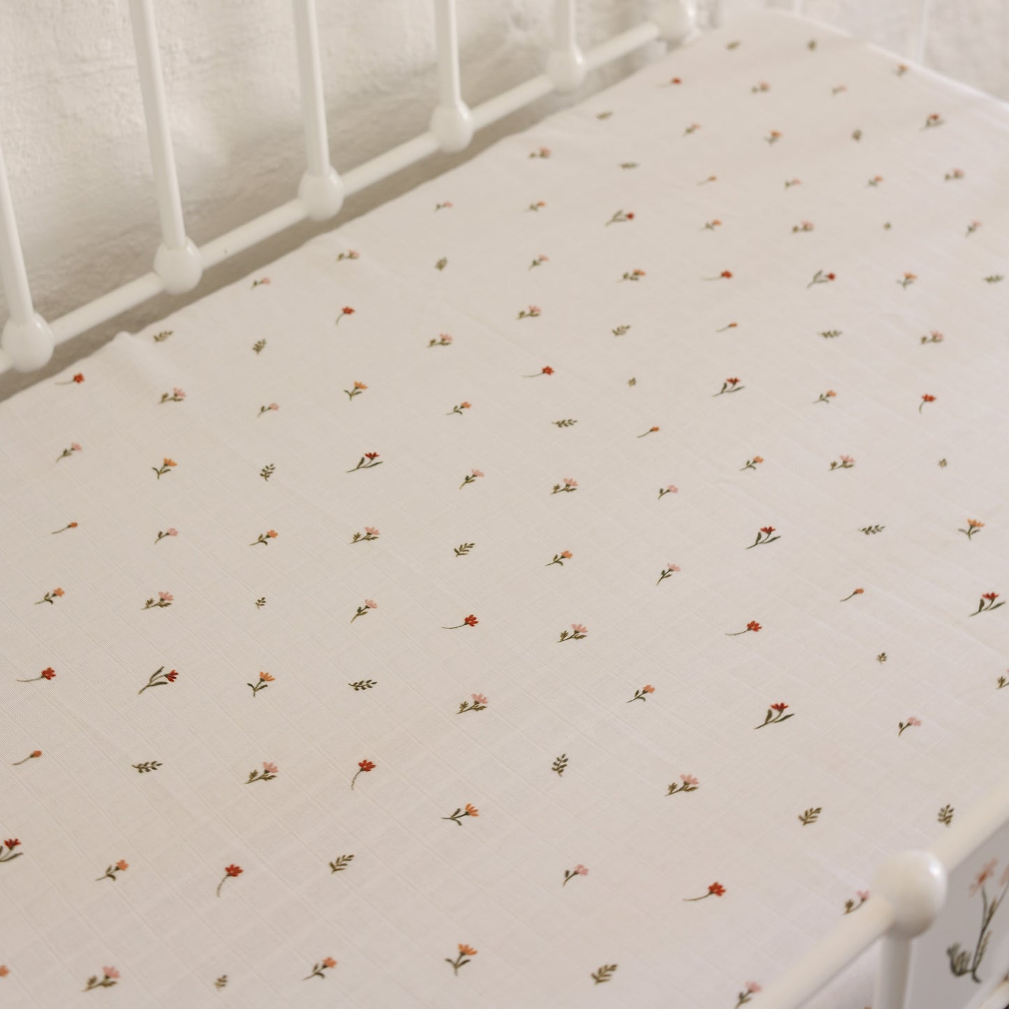 Cot sheet - Cream floral