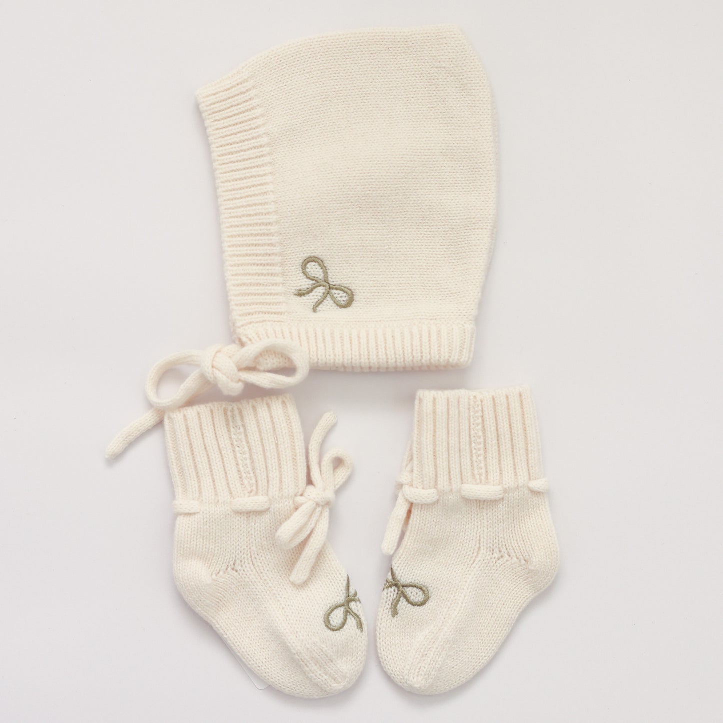 Bootie and Bonnet set - Bow