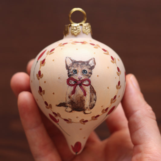 Ceramic Bauble - Kitten with bow