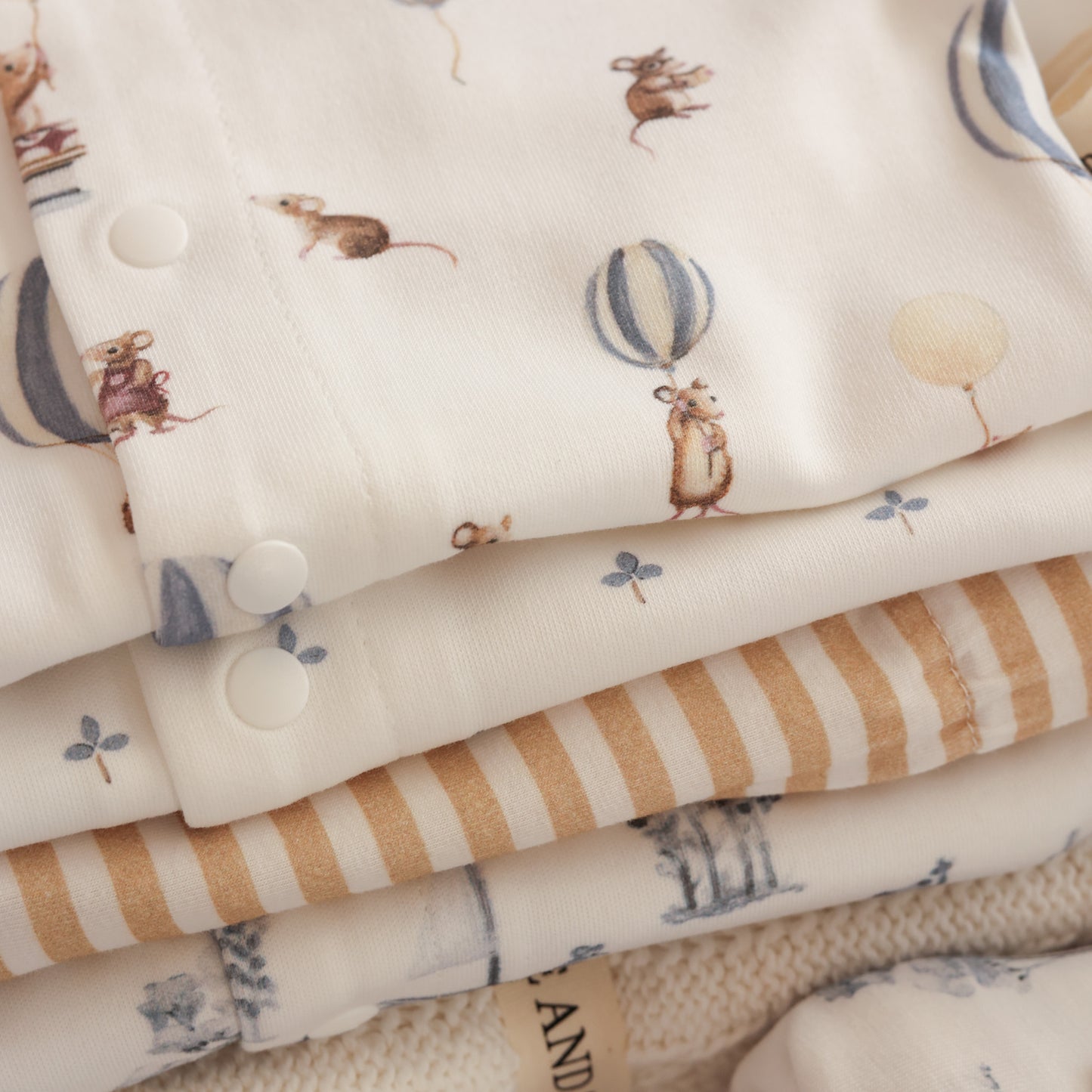 Cotton Babygrow - Mouse & Air Balloon