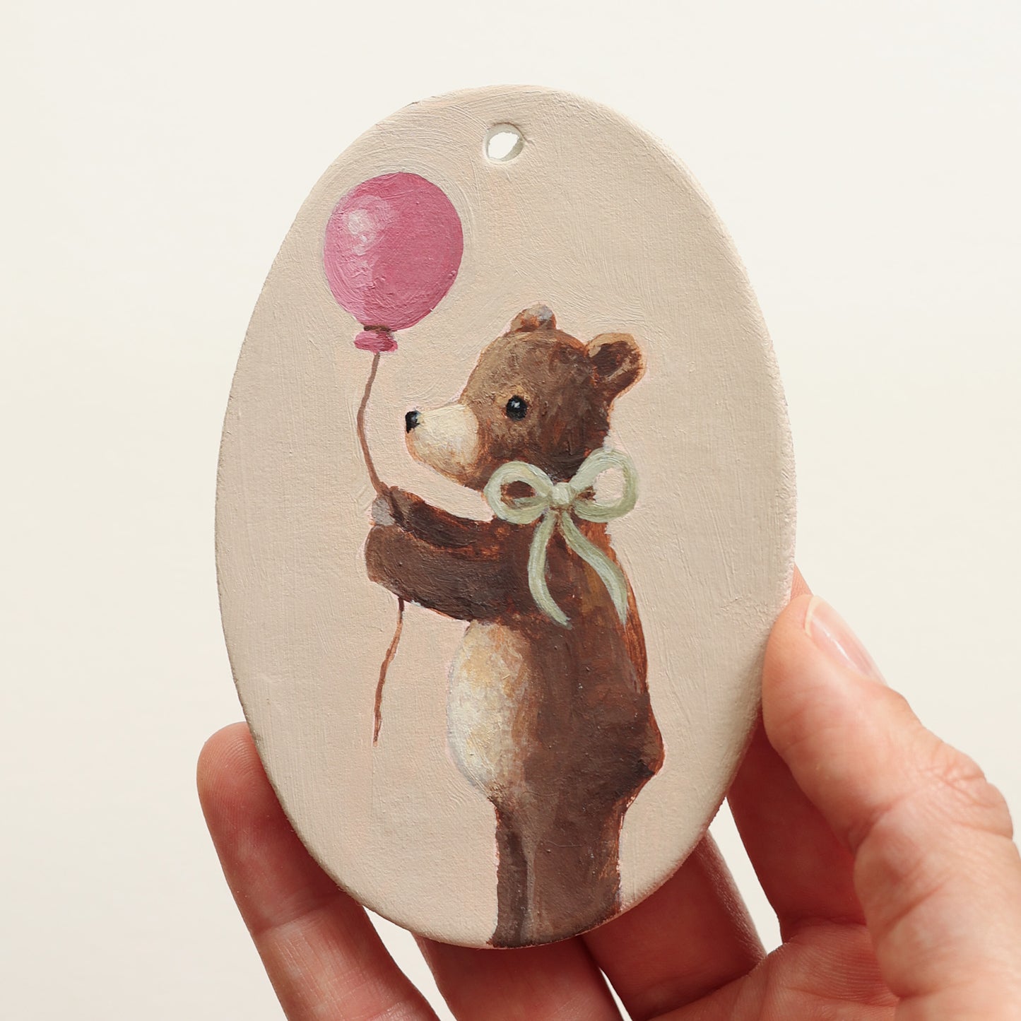 Hand painted ceramic - Bear with balloon