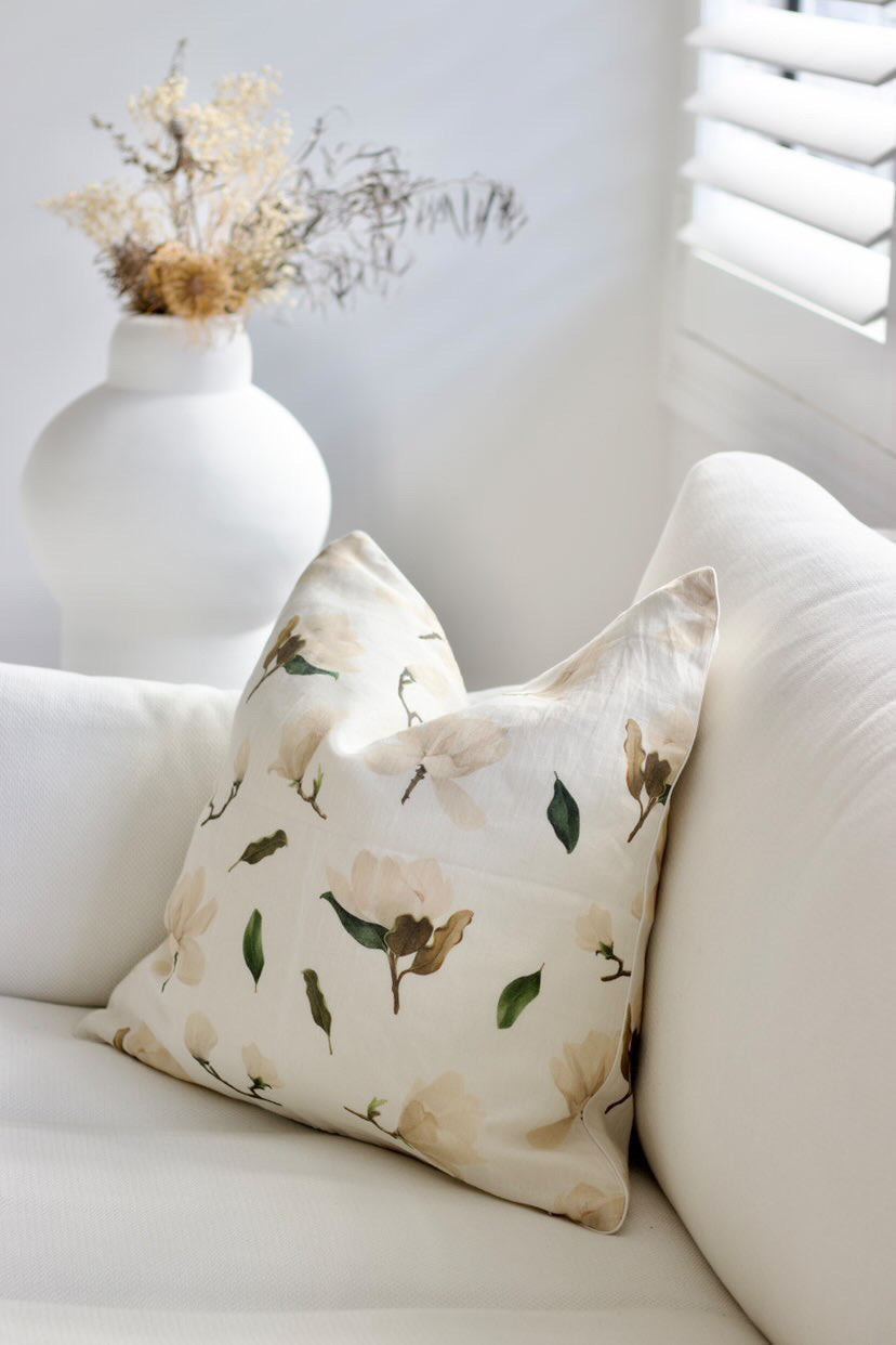 Magnolia cushion cover