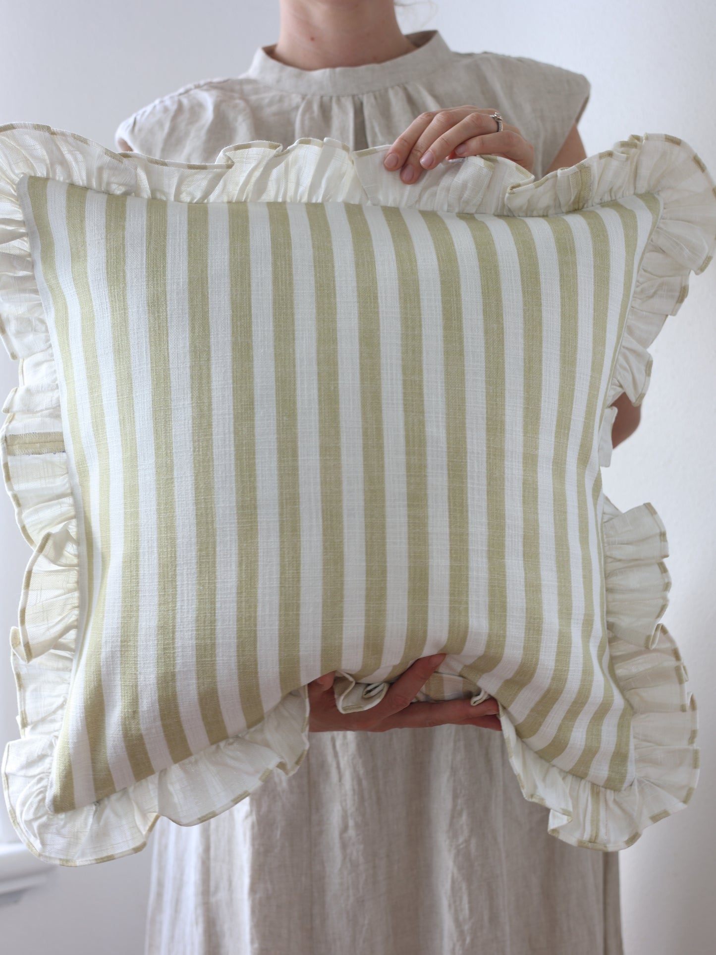 Lemon cushion cover